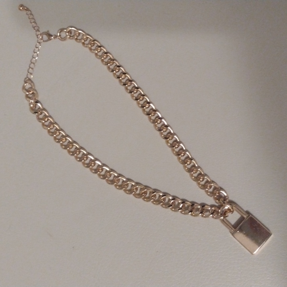 Shein Gold Tone Lock Necklace 16"-18" Adjustable